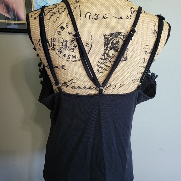 Boutique Tank with Lace detail - Picture 3 of 4